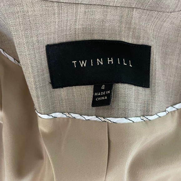 TWINHILL Classic Tan Blazer Size 4 - Picture 3 of 7